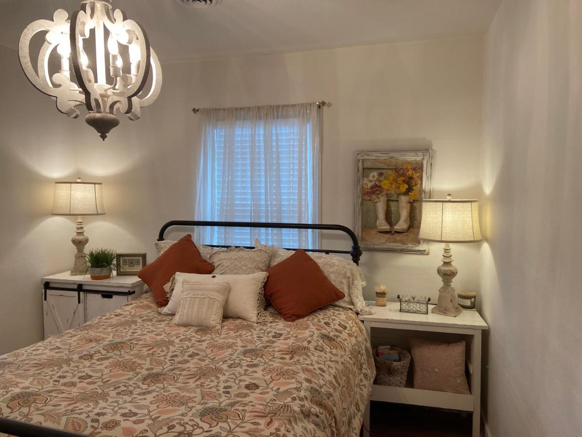 We Put The 'Fun' In Your Stay! Walla Walla Bagian luar foto